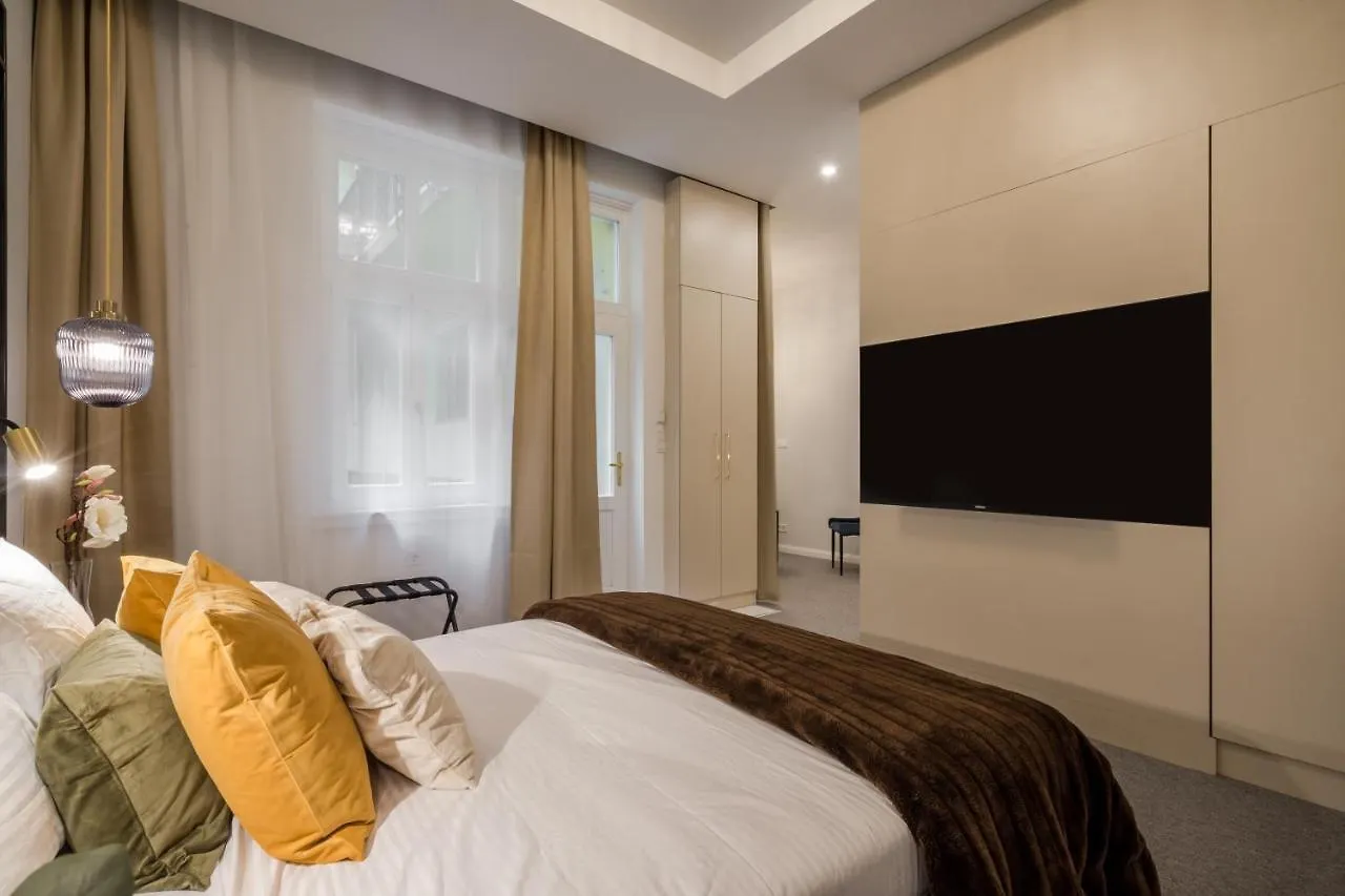 Astoria Boutique Suites- Best Location By Bqa Budapest 0*,  Hungary